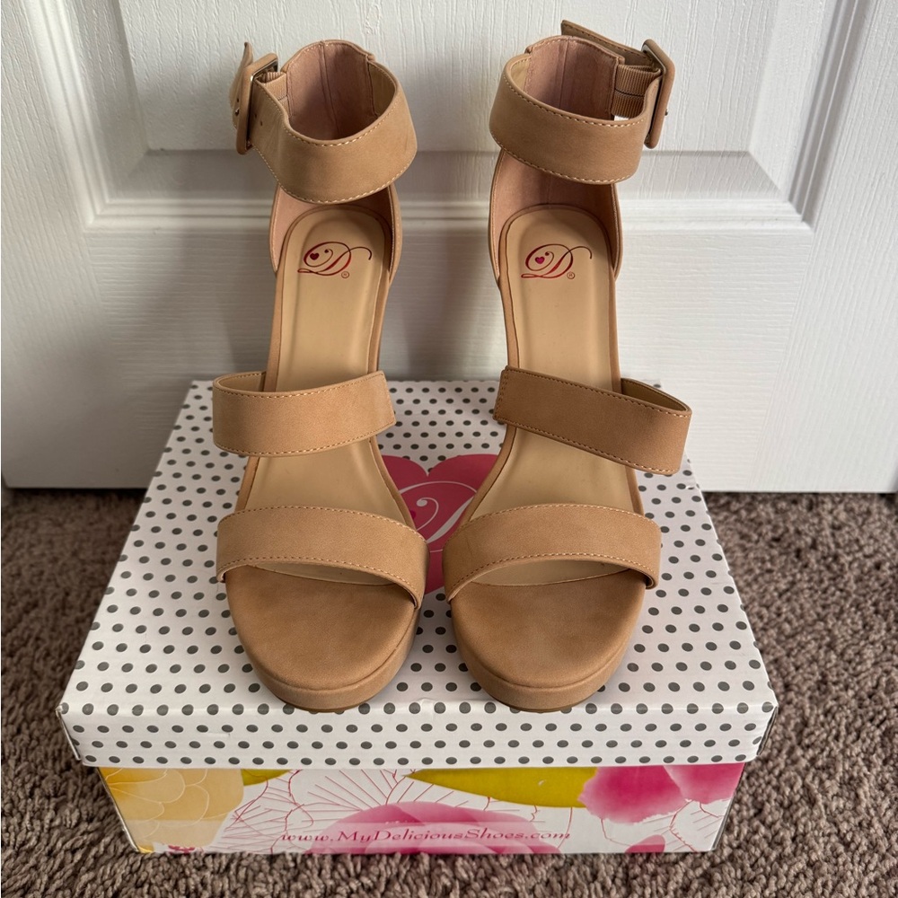 My delicious shoes Tan High Heel Sandals womens size 8